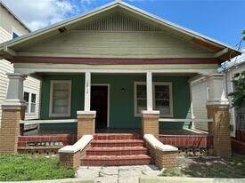 1812 E Columbus Dr in Tampa, FL - Building Photo