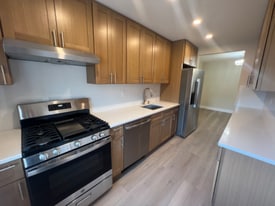 61-60 69th Ln in Queens, NY - Building Photo