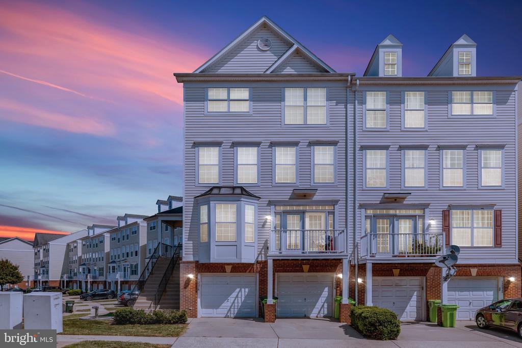 13576 Davinci Ln in Herndon, VA - Building Photo