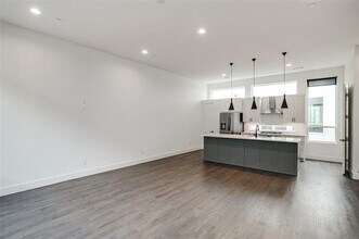 5708 Lindell Ave in Dallas, TX - Building Photo - Building Photo