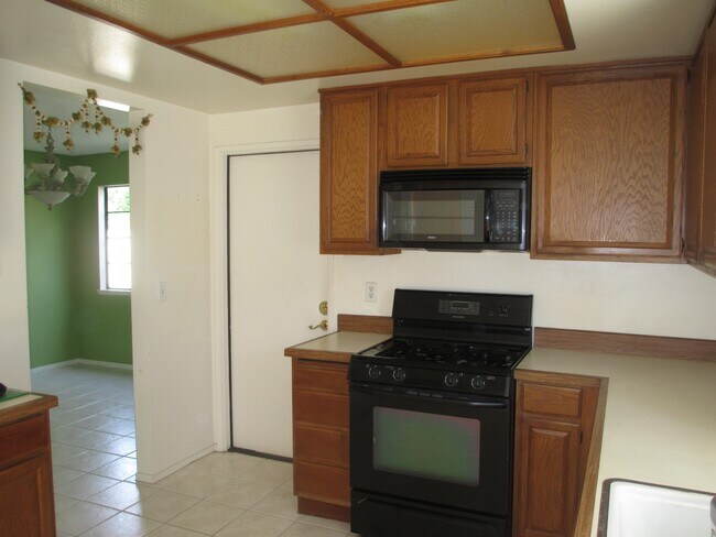 36 S Dearborn St in Redlands, CA - Building Photo - Building Photo