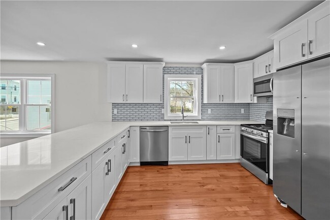 59 De Pinedo St in Providence, RI - Building Photo - Building Photo