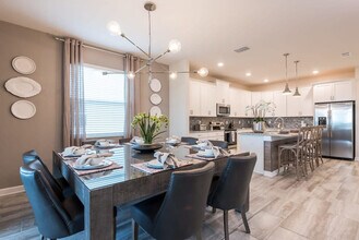 4821 Kings Castle Cir in Kissimmee, FL - Building Photo - Building Photo