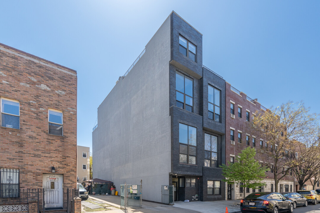 270 Devoe St in Brooklyn, NY - Building Photo