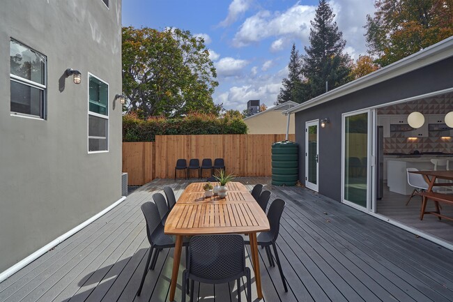 2712 Westwood Blvd in Los Angeles, CA - Building Photo - Building Photo