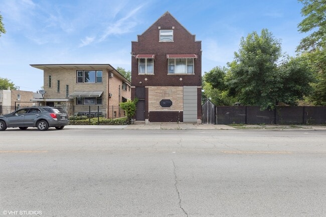 property at 5145 S Racine Ave