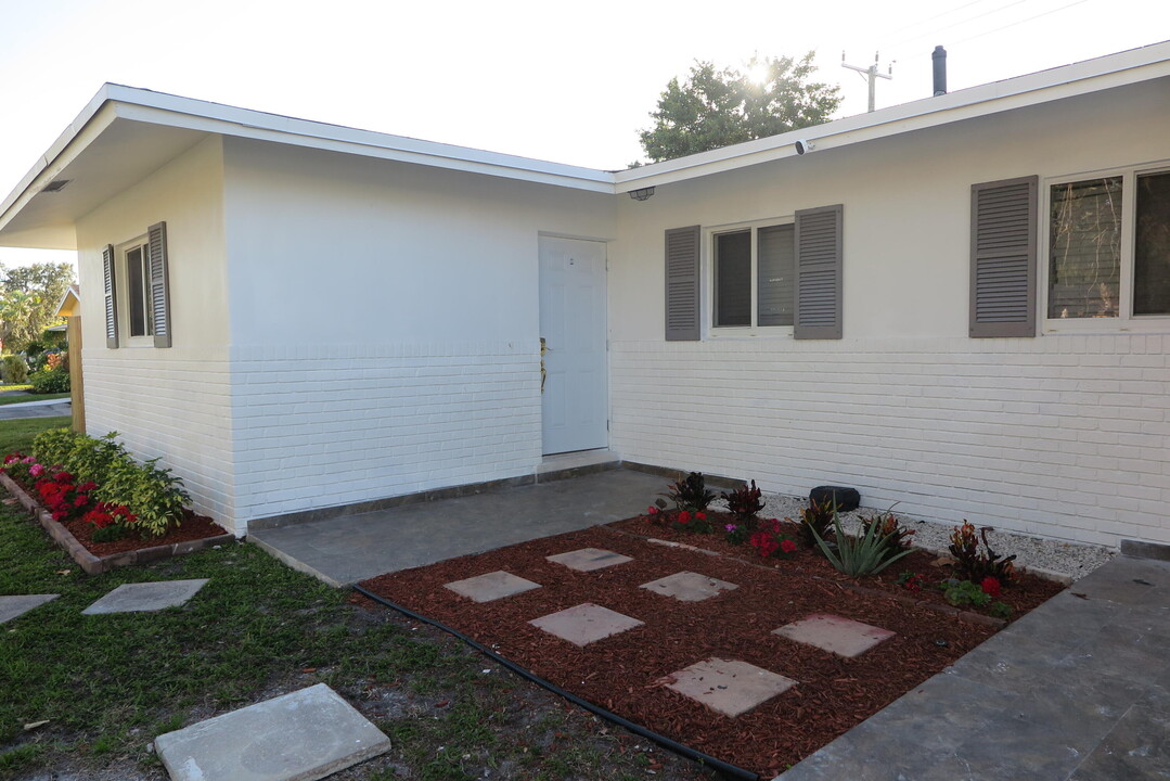 2821 NE 2nd Ave in Boca Raton, FL - Building Photo