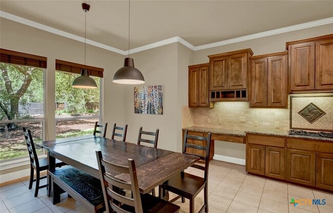 8815 Cherokee Path in Garden Ridge, TX - Foto de edificio - Building Photo