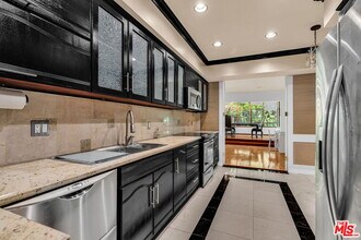 1124 Kings Rd in West Hollywood, CA - Building Photo - Building Photo