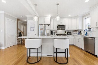 7 Spring Ct in Woburn, MA - Building Photo - Building Photo