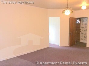 16 Braemore Rd in Medford, MA - Building Photo - Building Photo