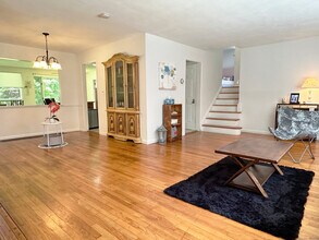 39 Mohawk Dr in Norwalk, CT - Building Photo - Building Photo