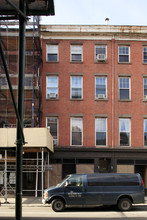 308 Bleecker St in New York, NY - Building Photo - Building Photo