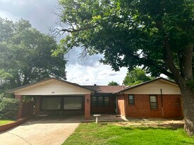 35 Mill Ct in Abilene, TX - Building Photo