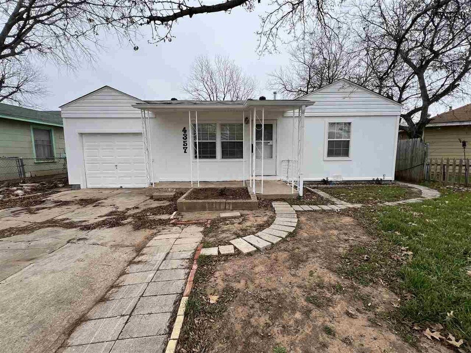 4357 Cunningham Dr in Wichita Falls, TX - Building Photo