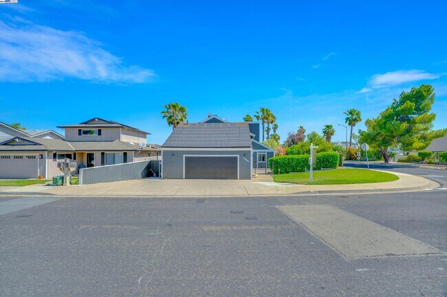 5055 Discovery Point in Discovery Bay, CA - Building Photo - Building Photo