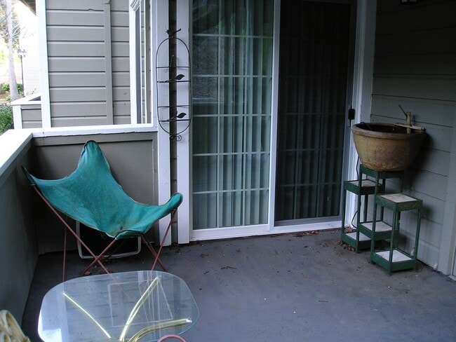 605 Canyon Oaks Dr, Unit B in Oakland, CA - Building Photo - Building Photo