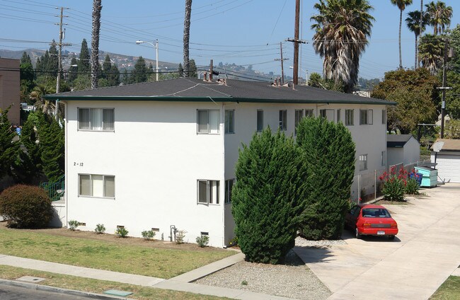 2-12 College Dr in Ventura, CA - Foto de edificio - Building Photo