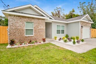 3018 Berwick St in Pensacola, FL - Building Photo - Building Photo