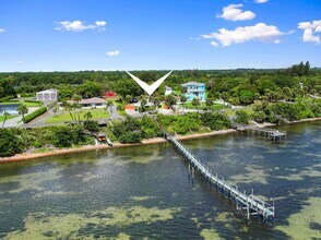 5203 S Indian River Dr in Fort Pierce, FL - Building Photo - Building Photo
