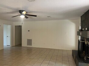 1 Flint St in Conroe, TX - Building Photo - Building Photo