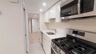 65 Walden St, Unit 1R in Cambridge, MA - Building Photo - Building Photo