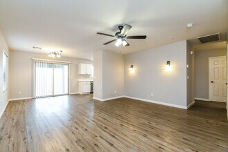 2638 E Valencia Dr in Phoenix, AZ - Building Photo - Building Photo