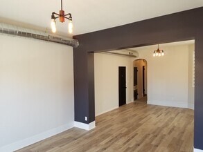 1741 W Chicago Ave, Unit 1R in Chicago, IL - Building Photo - Building Photo