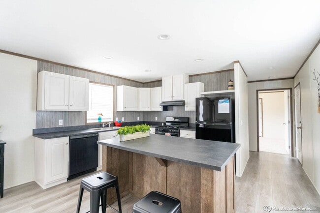 property at 275 S Lincoln St