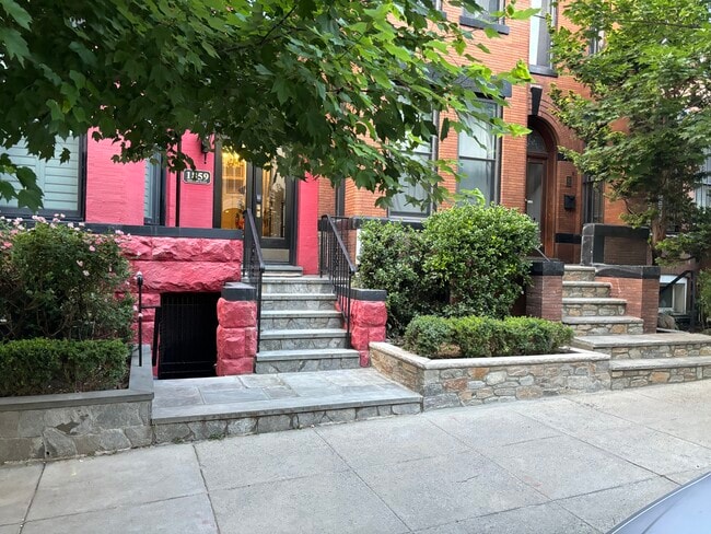 1859 Mintwood Pl NW, Unit Unit B in Washington, DC - Building Photo - Building Photo
