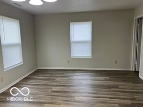 912 Saraina Rd in Shelbyville, IN - Building Photo - Building Photo