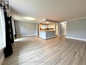 255 Blackhorne Dr in Kitchener, ON - Building Photo - Building Photo