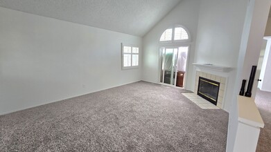 10348 Rancho Carmel Dr in San Diego, CA - Building Photo - Building Photo