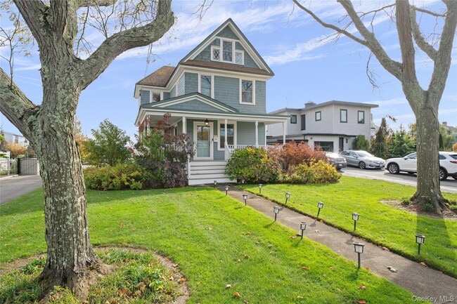 314 Ocean Ave in Amityville, NY - Building Photo - Building Photo