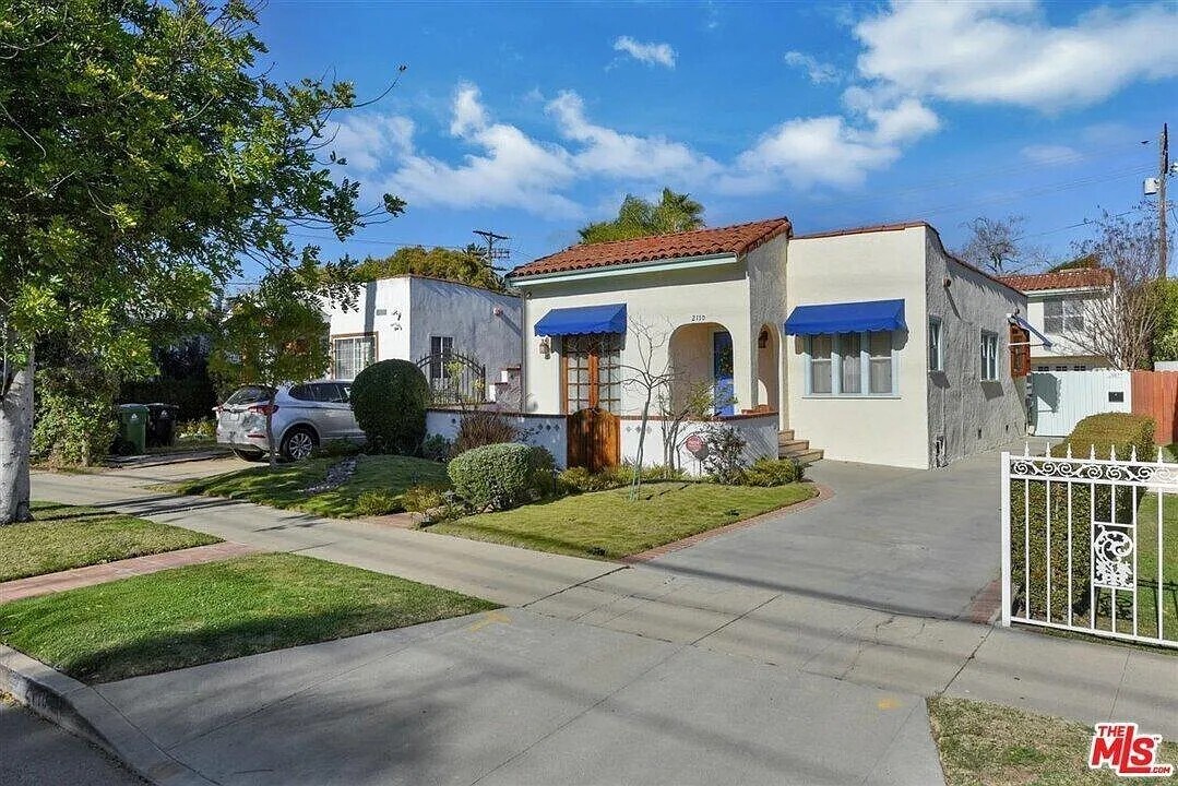 2110 Overland Ave in Los Angeles, CA - Building Photo