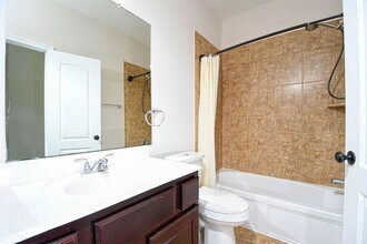 38 Cheswood Manor Drive in The Woodlands, TX - Building Photo - Building Photo