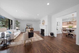 4072 Bunker Ln in Wilmette, IL - Building Photo - Building Photo
