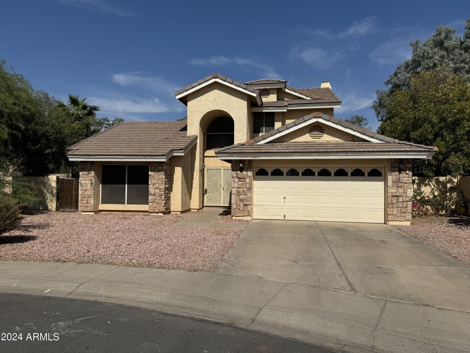 11022 W Laurelwood Ln in Avondale, AZ - Building Photo