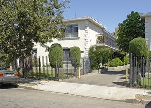 1220 N McCadden Pl in Los Angeles, CA - Building Photo - Building Photo