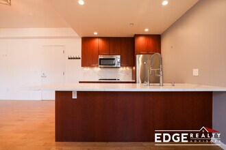 211 E Berkeley St in Boston, MA - Building Photo - Building Photo