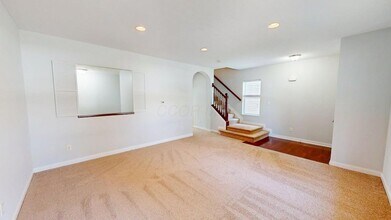 5597 Lantos Rd in Dublin, OH - Foto de edificio - Building Photo