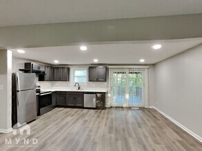 2055 Drumlin Dr in Grove City, OH - Building Photo - Building Photo