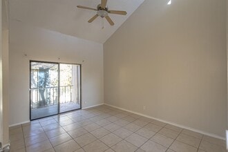 100 Hillside Rd in Laredo, TX - Building Photo - Building Photo