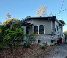 2306 Spaulding Ave in Berkeley, CA - Building Photo