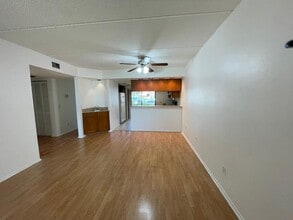 70 Woodlake Plz, Unit 70 in Oldsmar, FL - Building Photo - Building Photo