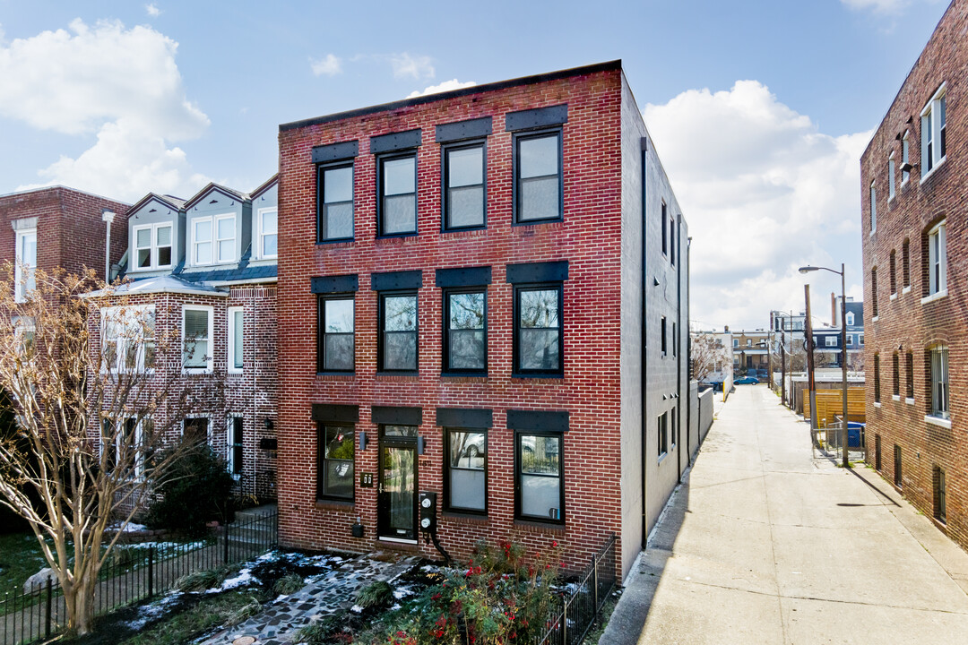 1811 E Capitol St SE in Washington, DC - Foto de edificio