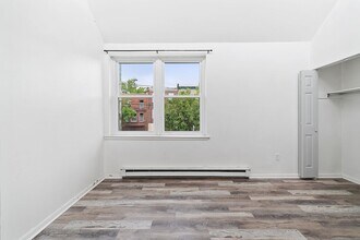 1540 W Thompson St in Philadelphia, PA - Building Photo - Building Photo