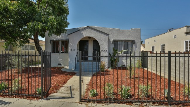 1445 W 59th Pl in Los Angeles, CA - Building Photo - Building Photo