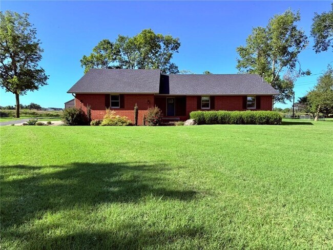property at 1904 Mayflower Rd