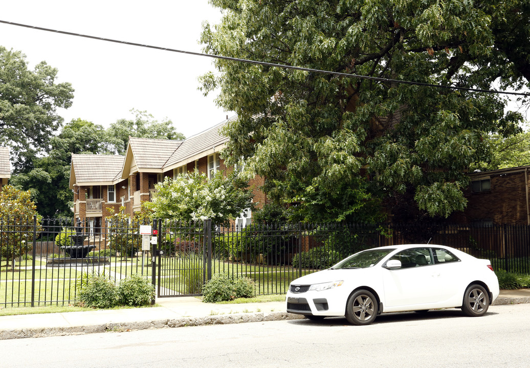 Ashley Manor Apartments in Memphis, TN - Building Photo